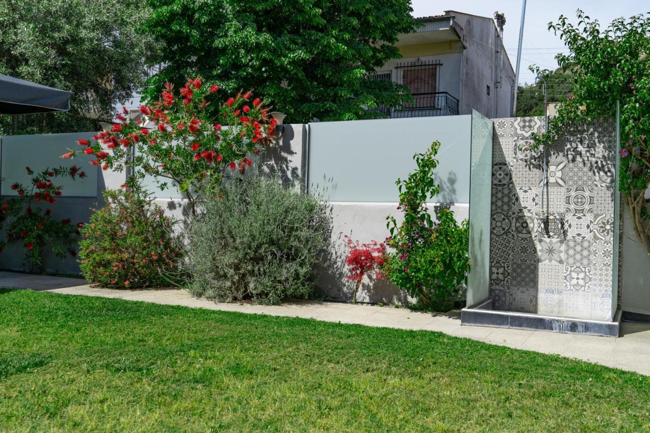 Edem Luxury Apartments Néa Péramos Exterior foto