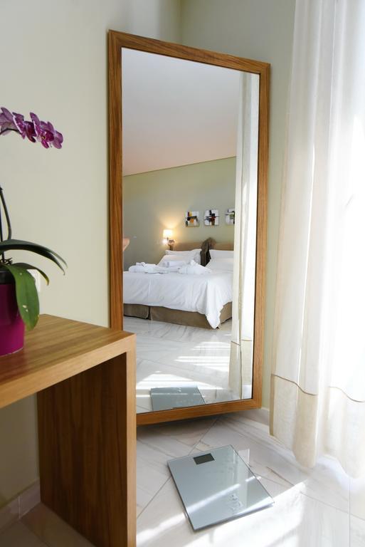 Edem Luxury Apartments Néa Péramos Habitación foto